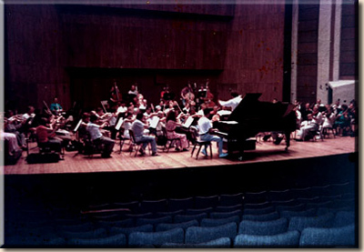 Ron Regev with the Jerusalem Symphony Orchestra - Click to enlarge